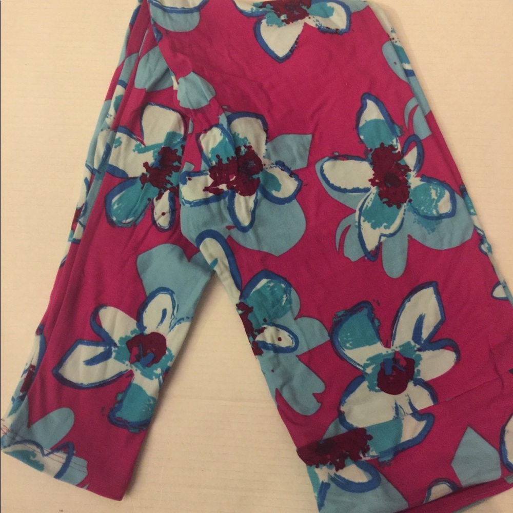 🎉 LulaRoe Flowered Leggings 🎉